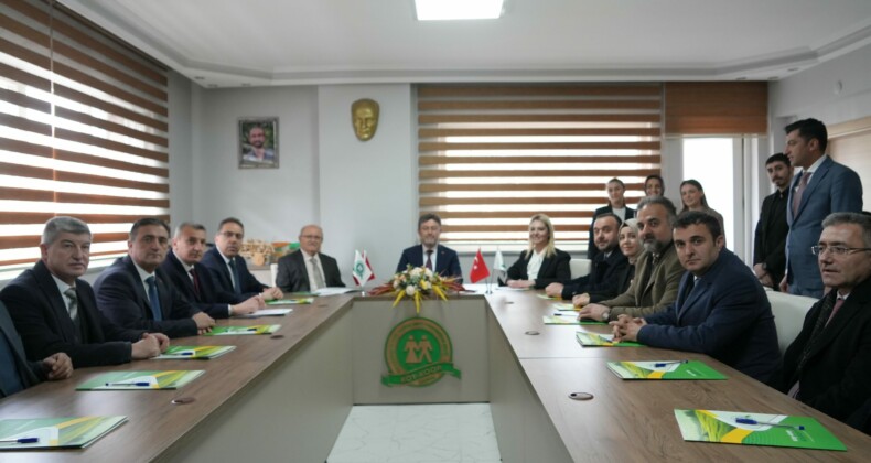 Tarım Bakanı Yumaklı oda ve sivil toplum kuruluşlarını ziyaret etti
