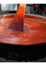 Doğada kendi kendine yetişen en güçlü C vitamini Kuşburnu, özellikle yüksek C vitamini içeriği ile bağışıklık sistemini güçlendirirken, çeşitli hastalıklara karşı koruma sağlıyor.