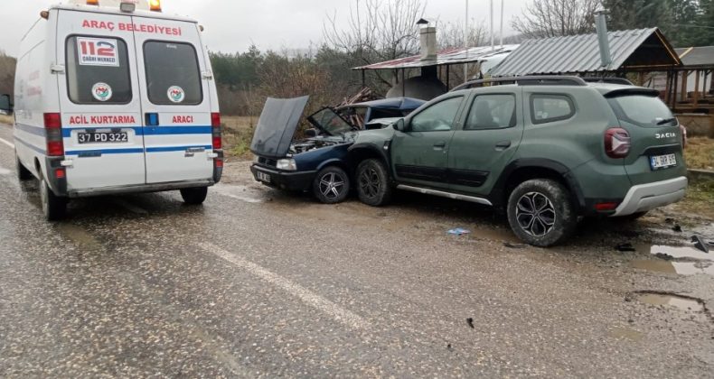 Tiyatro gösterisi için Kastamonu’ya gelen ekip kaza geçirdi: 1’i ağır 4 yaralı