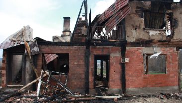 Gece Alevler Yükseldi, Sabah Gerçek Ortaya Çıktı: Kastamonu’da İki Aile Her Şeyini Kaybetti!