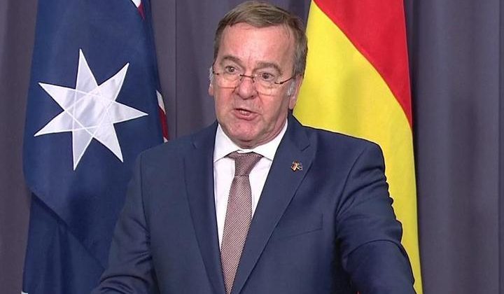 Alman Savunma Bakanı: