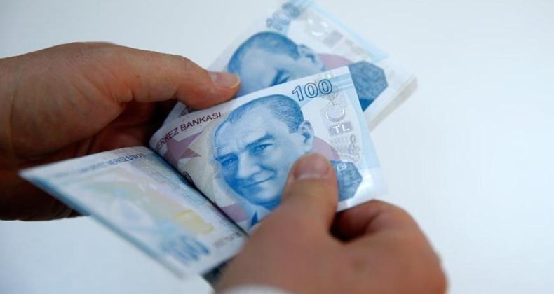 Emekliye çifte ödeme! Bugün hesaplara yatırılıyor: Kim ne kadar alacak?