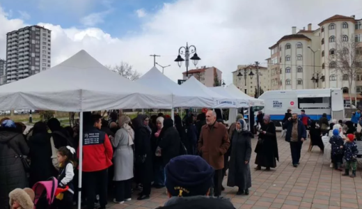 Hayır çarşısı ile genç çiftlere destek eli