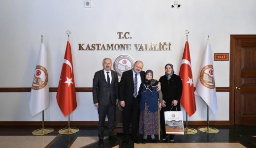 Melahat Teyze, Kastamonu Valiliği’nde ağırlandı