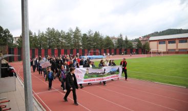 Kastamonu’da Dünya Sağlık Günü Etkinliği: Gazi Stadyumu’nda Sağlık Yürüyüşü Düzenlendi