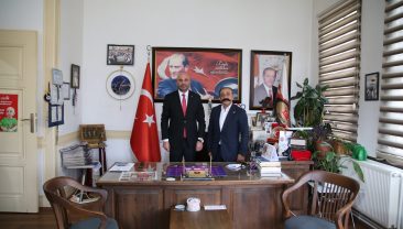 AK Parti Merkez İlçe Başkanı Yaşar Özdemir’den Muhtarlar Derneği’ne Ziyaret